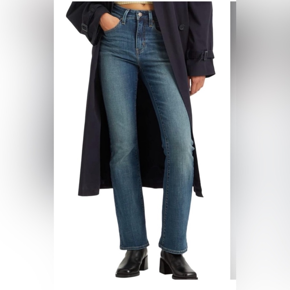 Levi’s slimming boot jeans size 27